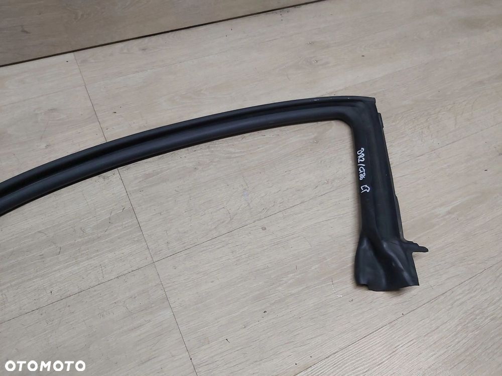 TOYOTA GT86 uszczelka drzwi szyby LEWA Subaru BRZ Scion - 2