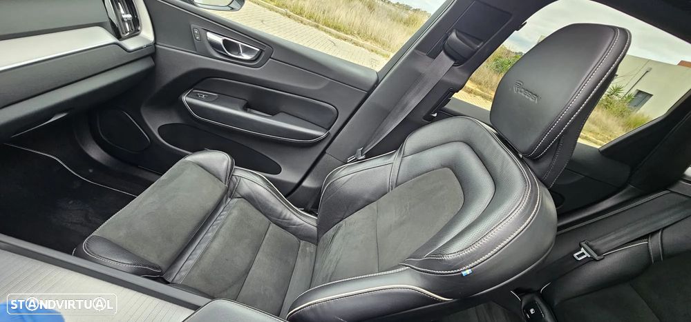 Volvo XC 60 2.0 T8 PHEV R-Design AWD - 14