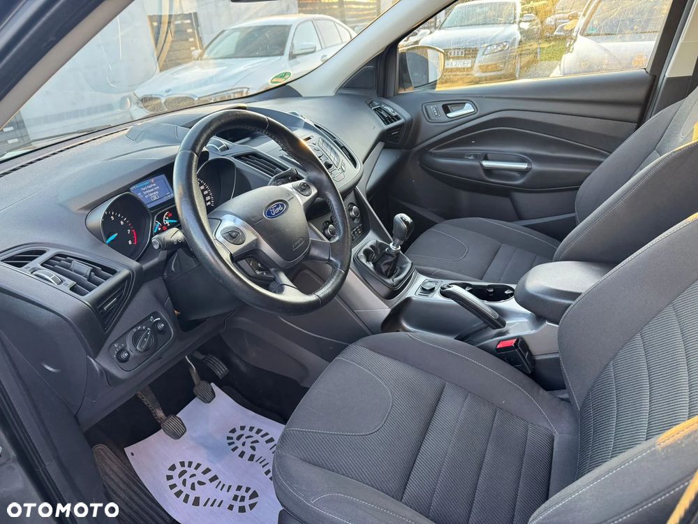 Ford Kuga 1.6 EcoBoost 2x4 Titanium - 10