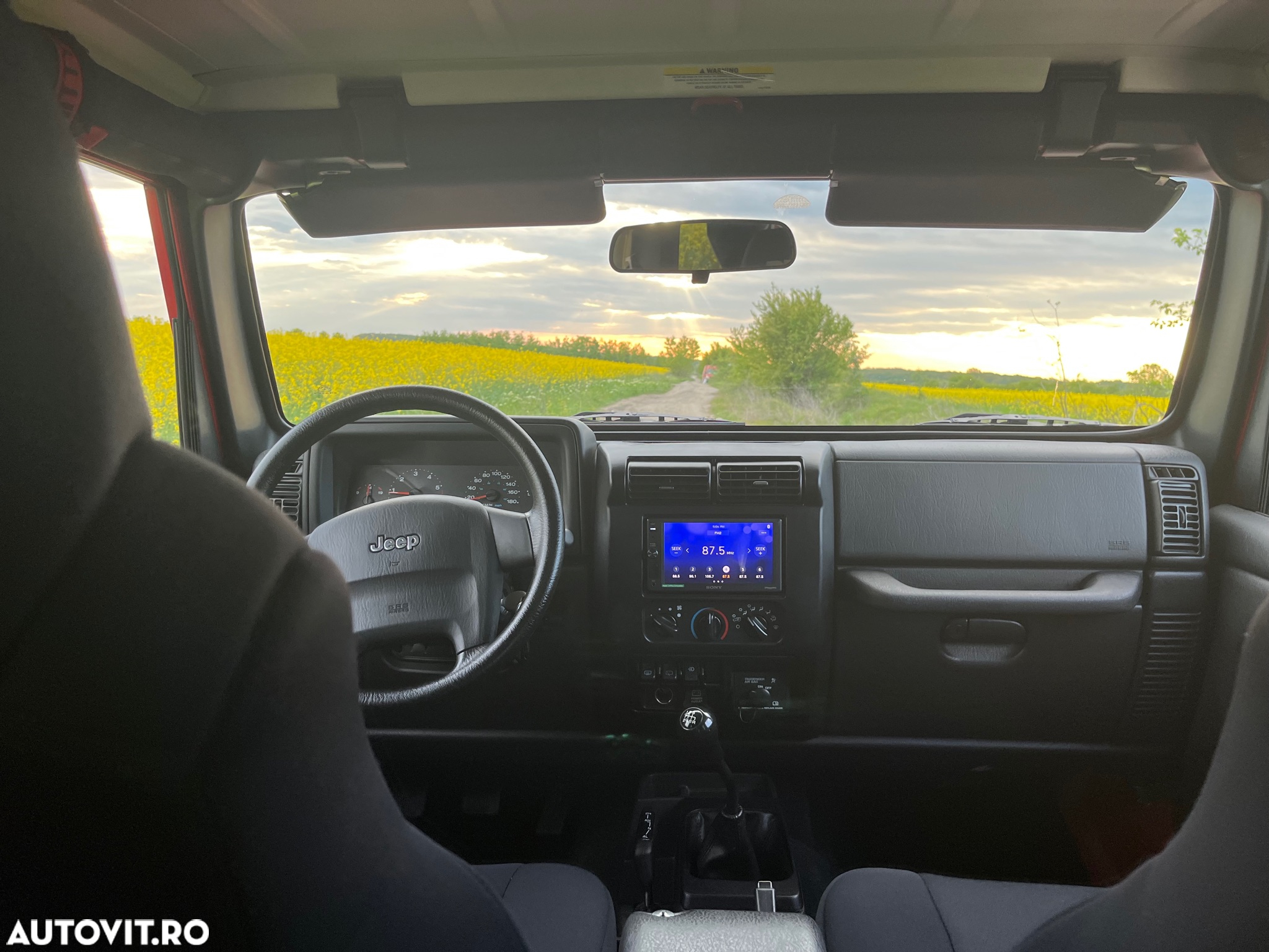 Jeep Wrangler - 8