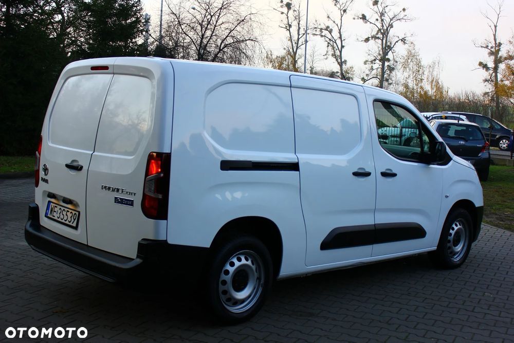 Toyota Proace City CHŁODNIA 1.5D-4D 102KM LONG L2 3 Osobowy - 18