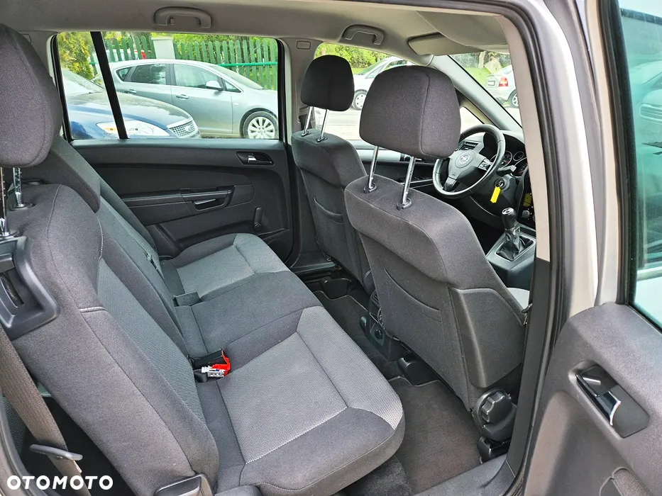 Opel Zafira 1.8 Family Plus - 33