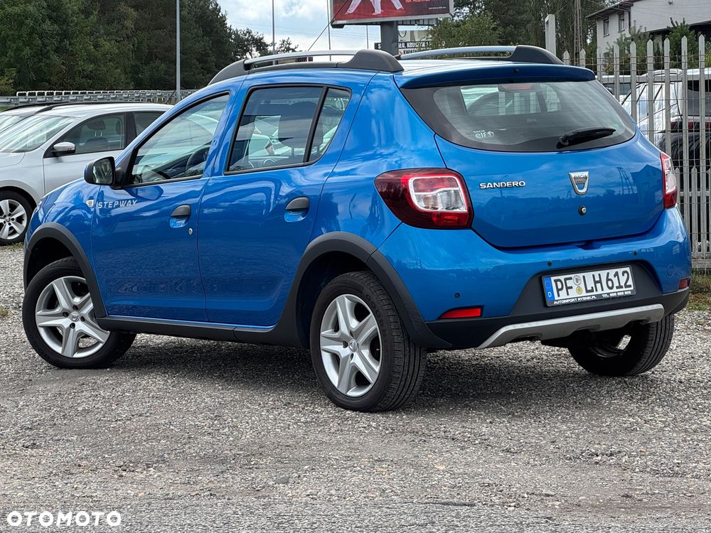 Dacia Sandero 0.9 TCe SL Celebration S&S - 4