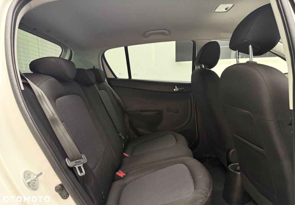Hyundai i20 - 19