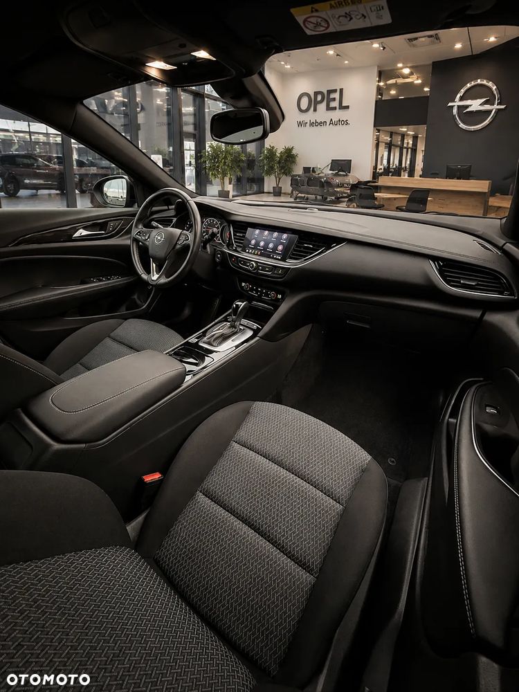 Opel Insignia - 10