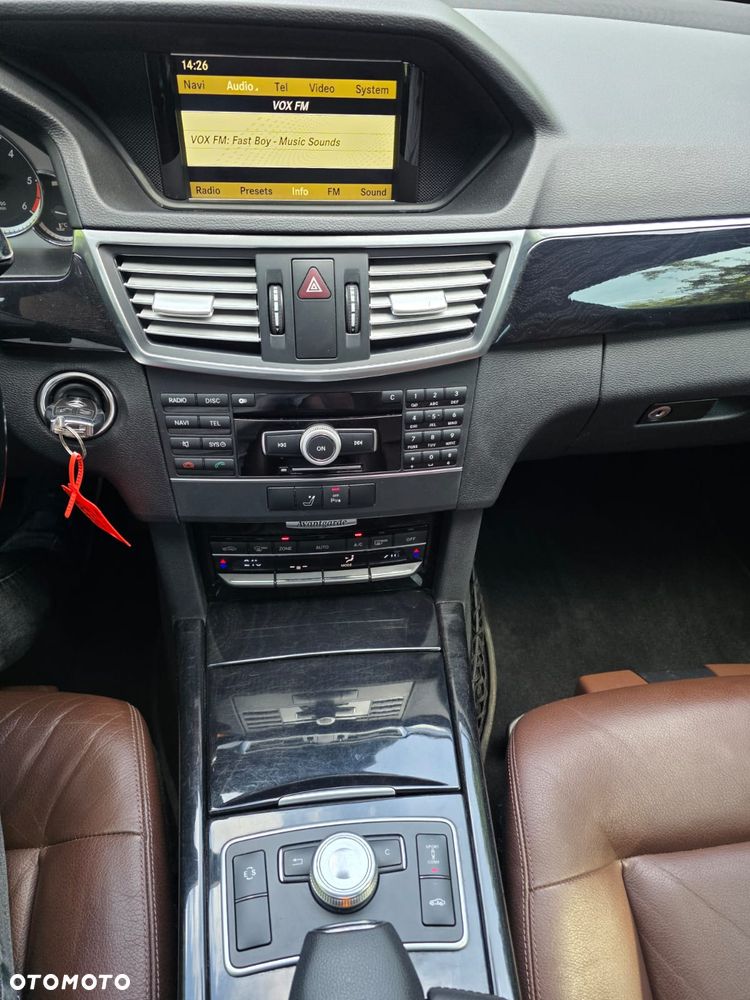 Mercedes-Benz Klasa E 300 CDI BlueEff Avantgarde - 17