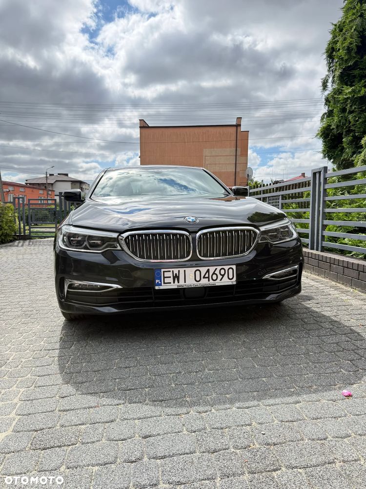 BMW Seria 5 525d Sport Line - 2