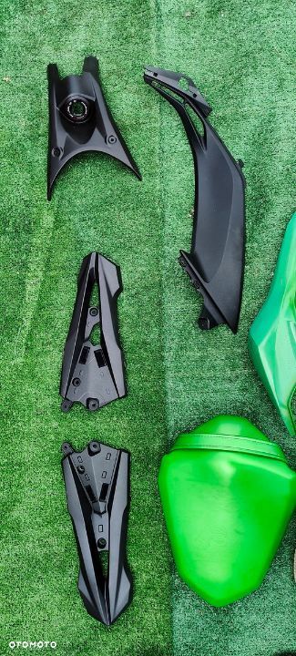 KAWASAKI Z800 Owiewka Siedzenie Koło Felga Pompka Hamulca Ośka Ogon - 9