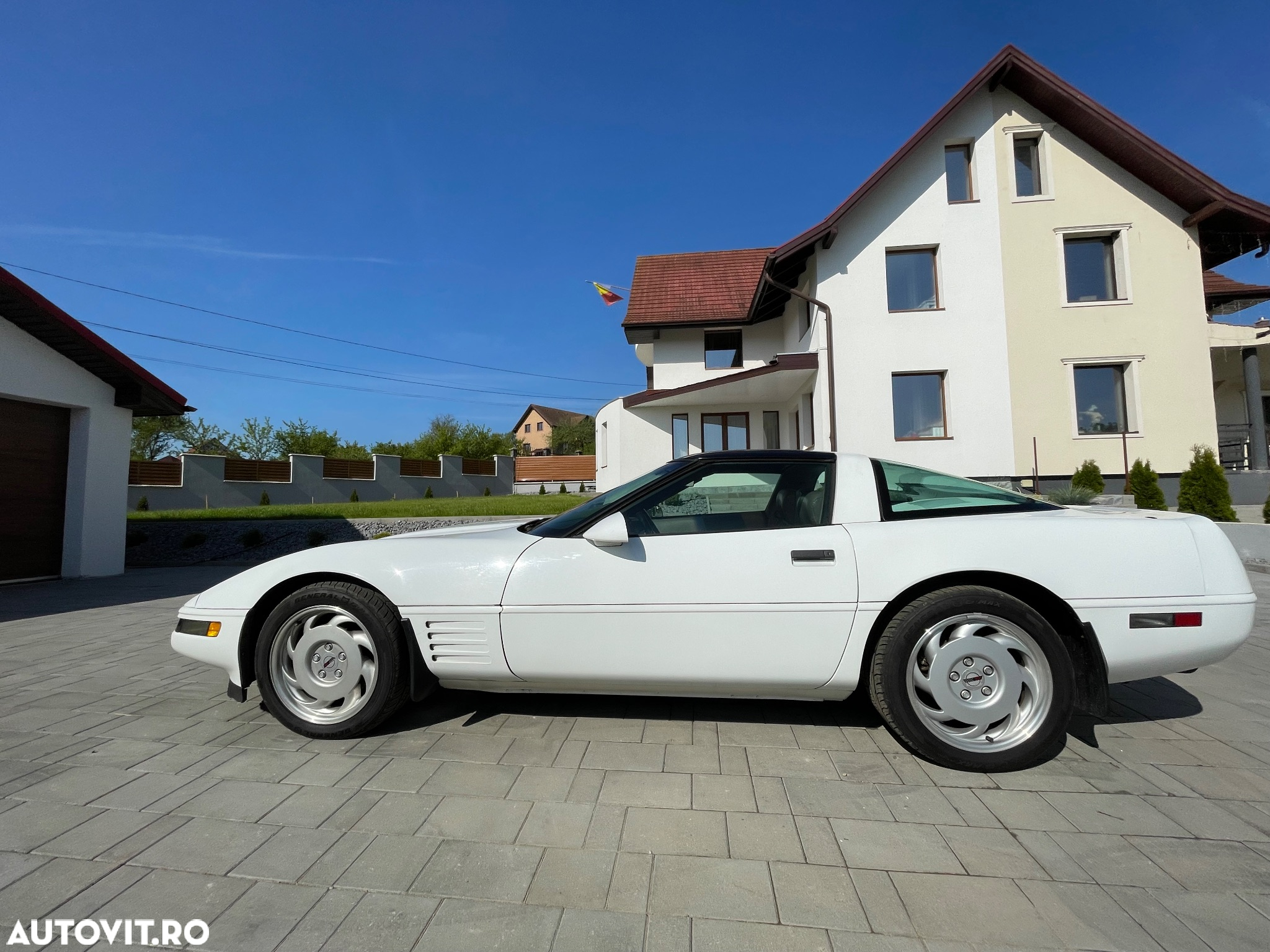 Chevrolet Corvette - 8