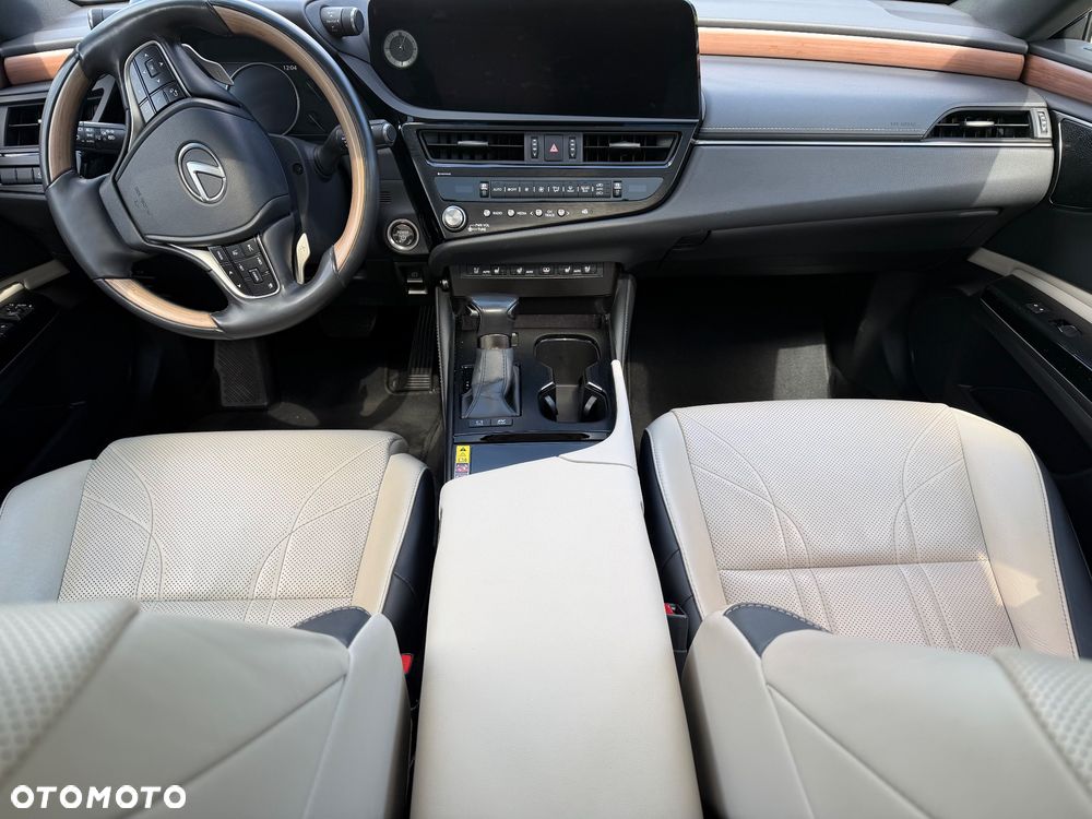 Lexus ES 300h Prestige - 16