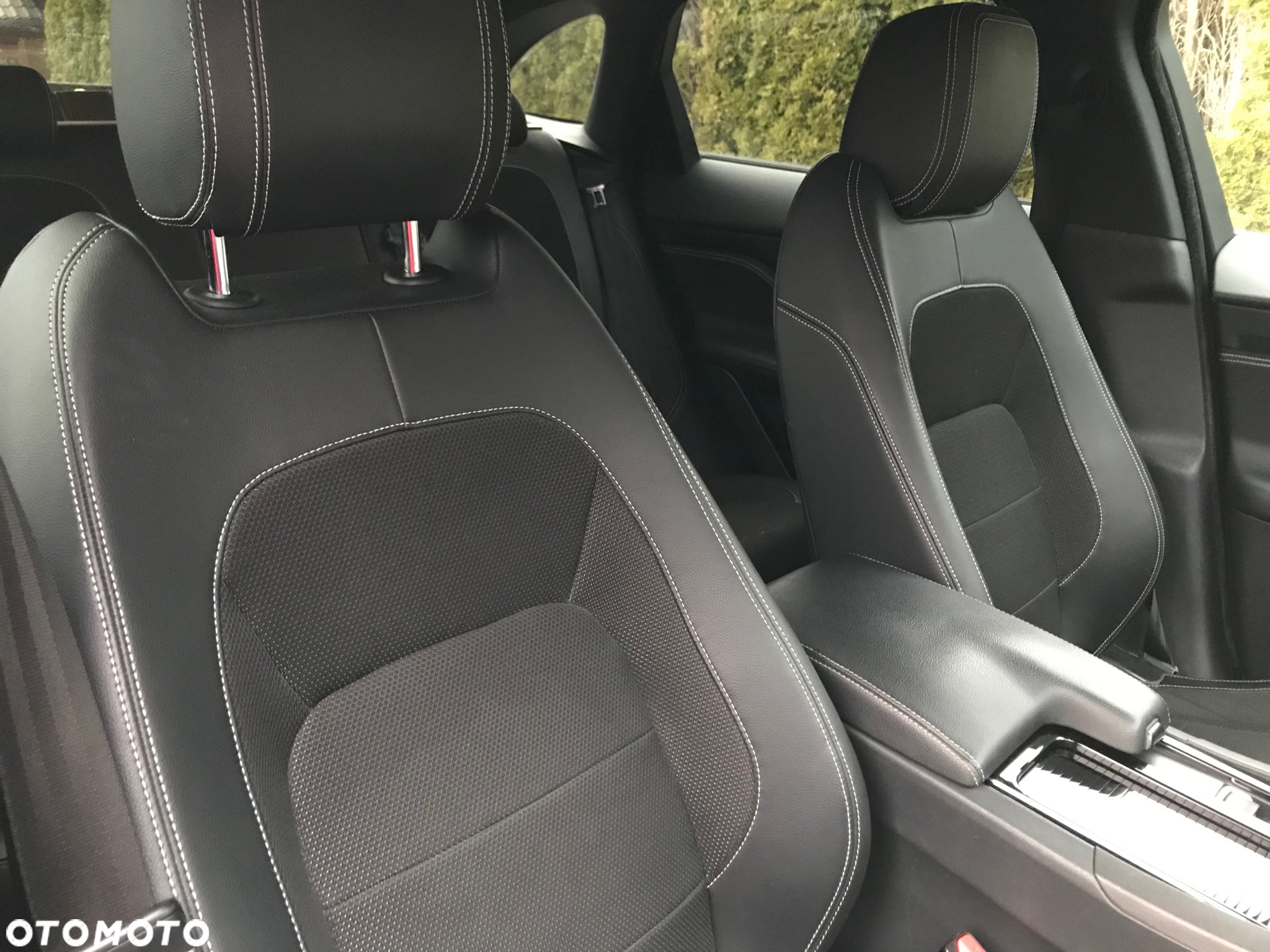 Jaguar F-Pace 3.0 TDV6 AWD R-Sport - 30