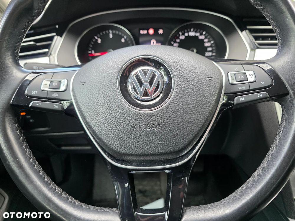 Volkswagen Passat 2.0 TDI SCR Comfortline - 21