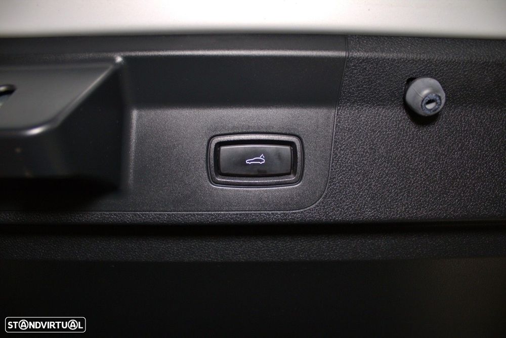 Porsche Panamera 4 E-Hybrid - 22