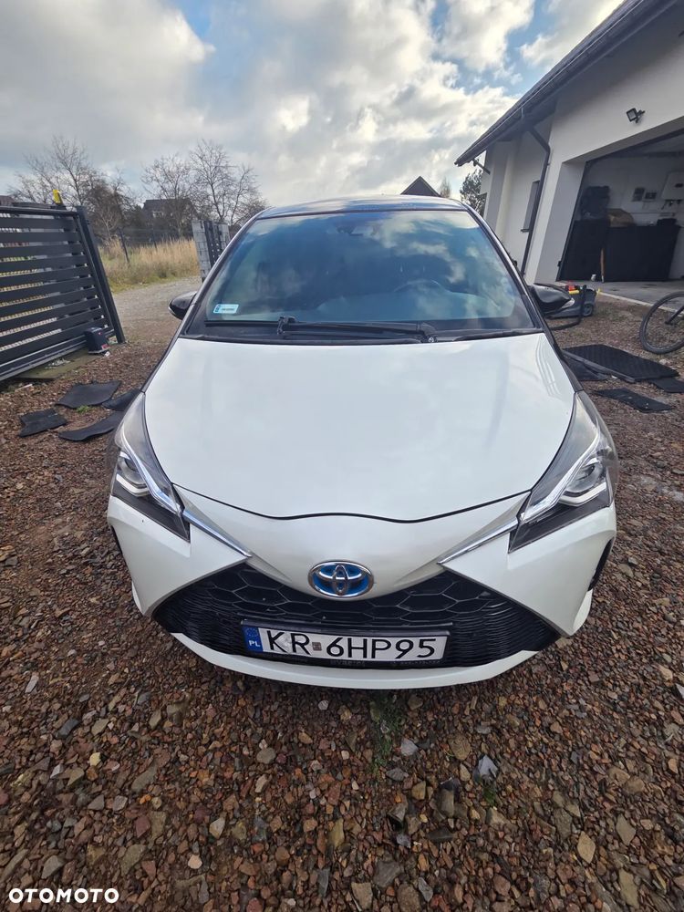 Toyota Yaris Hybrid 100 Selection Platinum - 3
