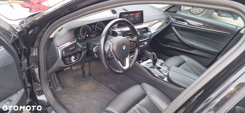 BMW Seria 5 525d Luxury Line sport - 16