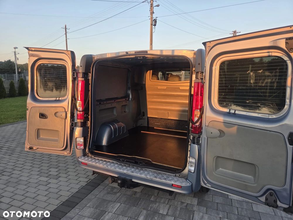 Renault TRAFIC LONG KLIMA TEMPOMAT ORYGINAŁ DUBEL KABINA ZADBANY FULL OPCJA DOPOSAŻONY - 15
