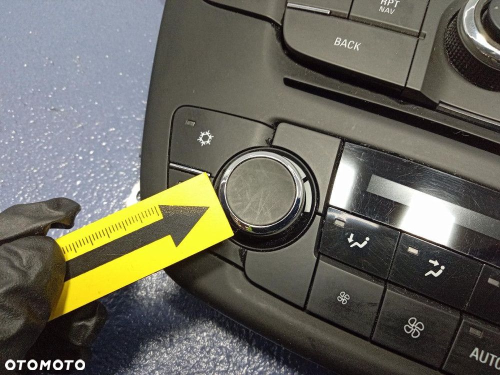 OPEL INSIGNIA A 08- PANEL STERUJĄCY RADIEM I NAWIEWAMI 13273256 - 9