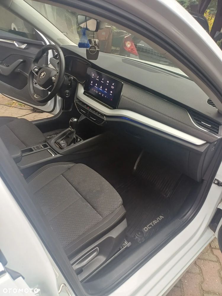 Skoda Octavia 1.5 TSI ACT Style - 11