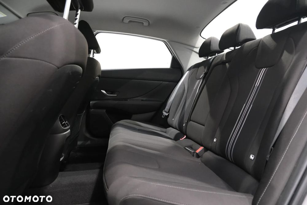 Hyundai Elantra 1.6 Smart - 8