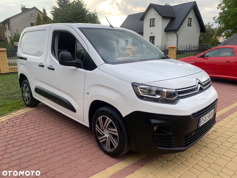 Peugeot PARTNER 1.6HDI 3-osobowy zakupiony w salonie w Rzeszowie - 16