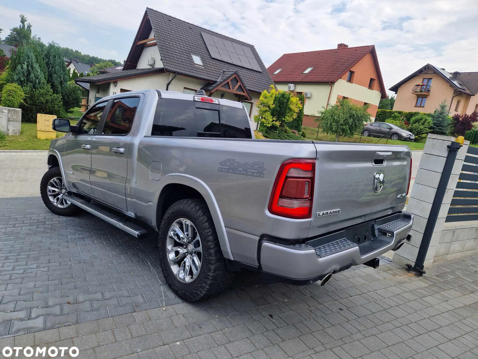 Dodge RAM 1500 5.7 4x4 - 5