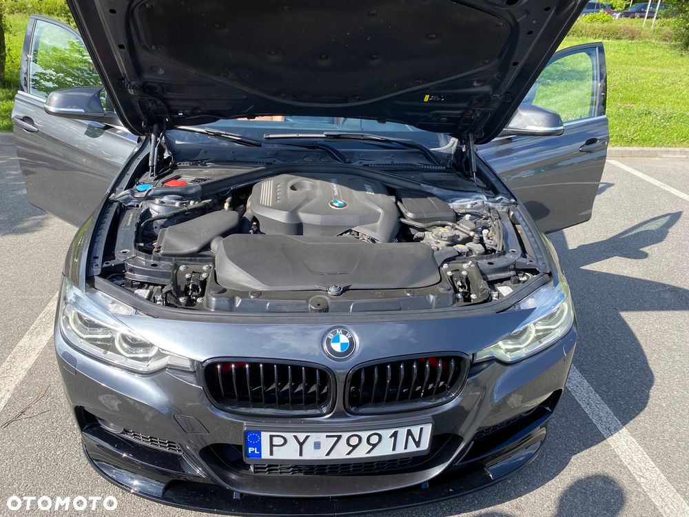 BMW Seria 3 330i xDrive - 11