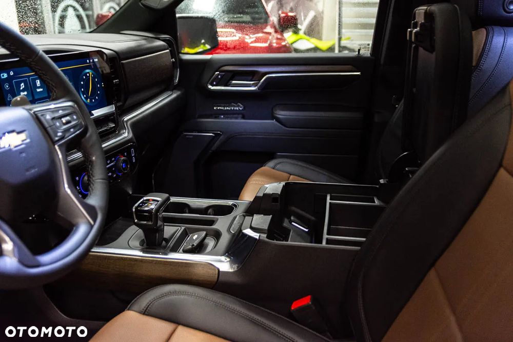 Chevrolet Silverado - 32