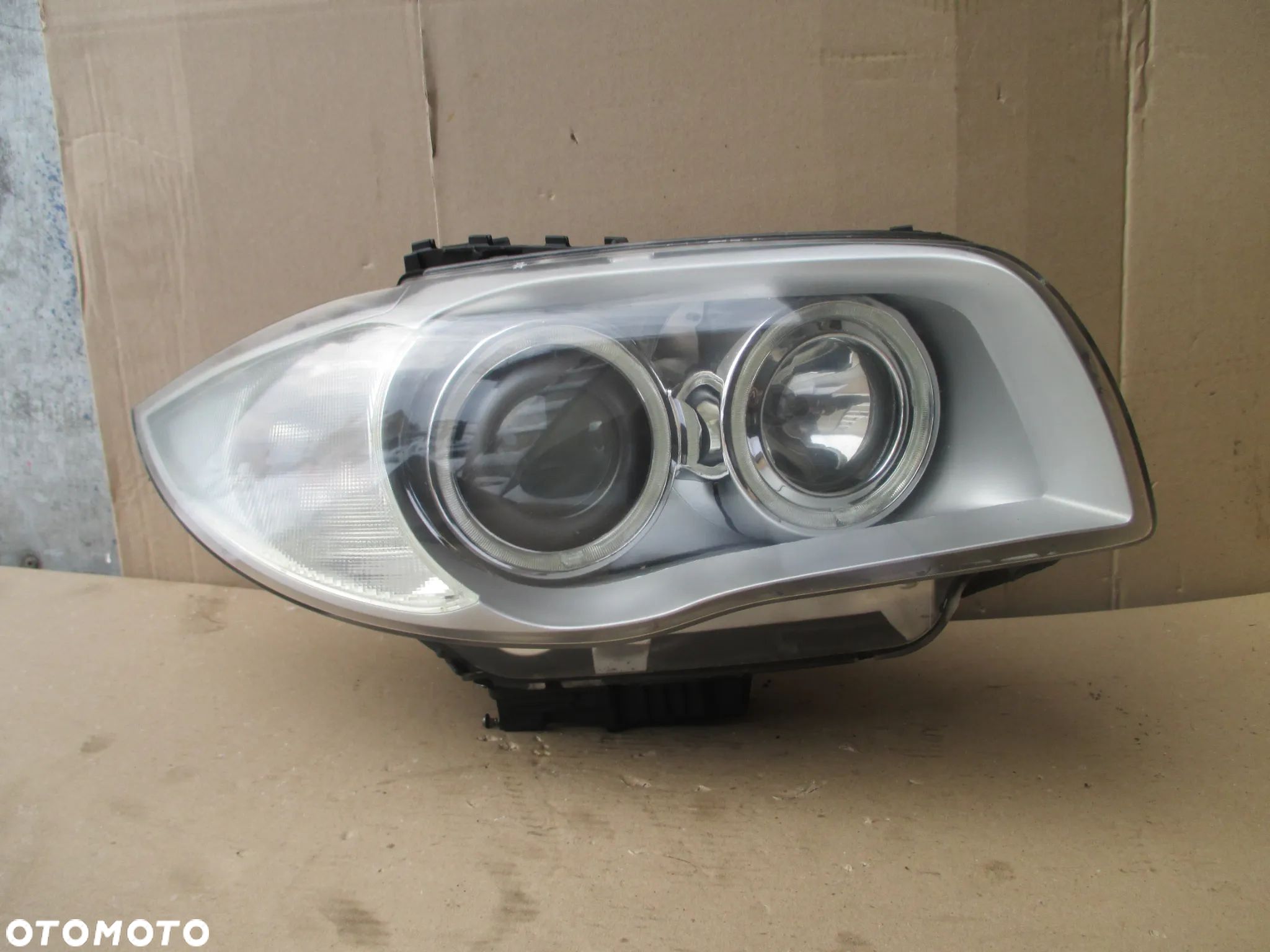 Lampa prawa BMW E87 BI-XENON VALEO EUROPA - 1