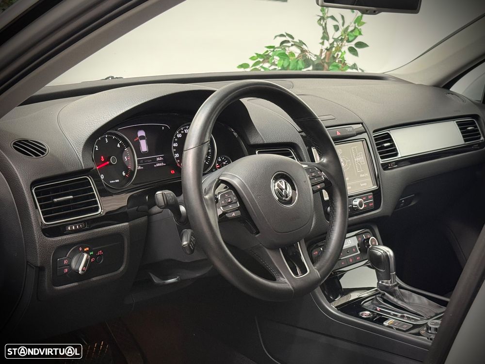 VW Touareg 3.0 TDI V6 Top Tiptronic - 12