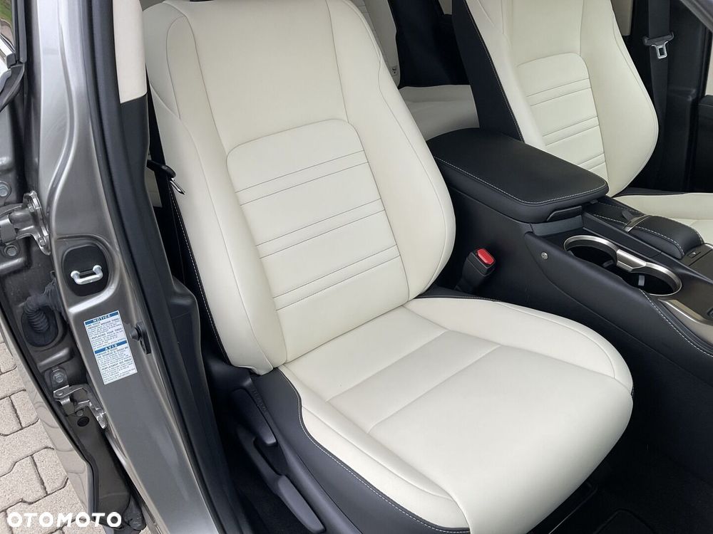 Lexus NX 300 F Impression AWD - 12