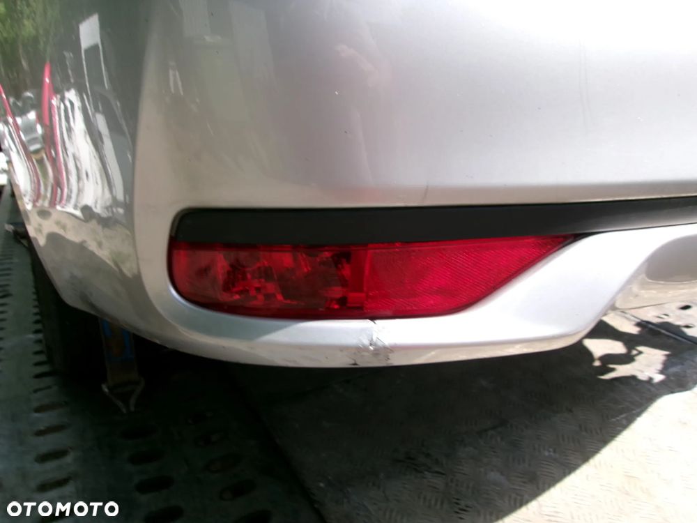 LAMPA TYŁ LEWA PRZECIWMGIELNA TOYOTA AVENSIS T27 12-15 SEDAN - 1