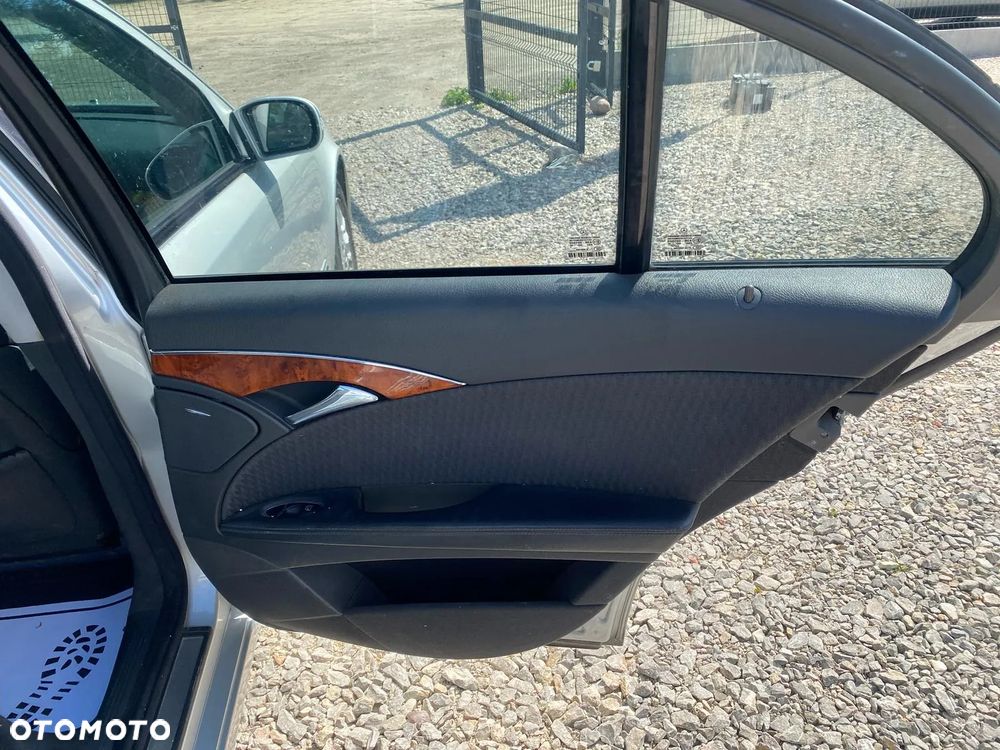 Mercedes-Benz Klasa E 220 CDI Automatik Elegance - 23