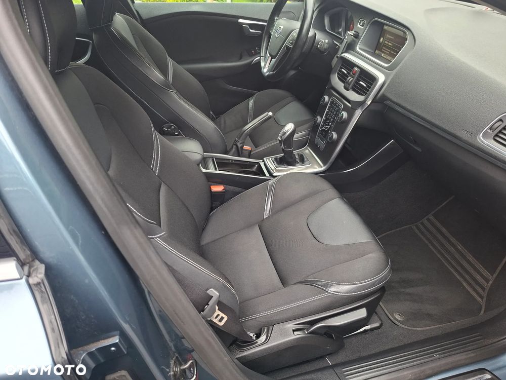 Volvo V40 D2 Momentum - 14