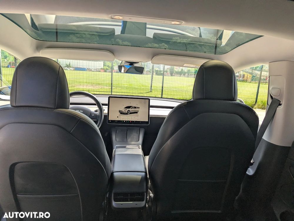 Tesla Model 3 - 14