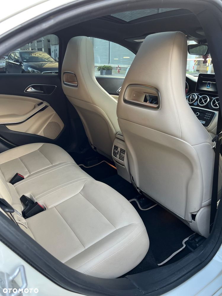 Mercedes-Benz CLA 250 7G-DCT - 10