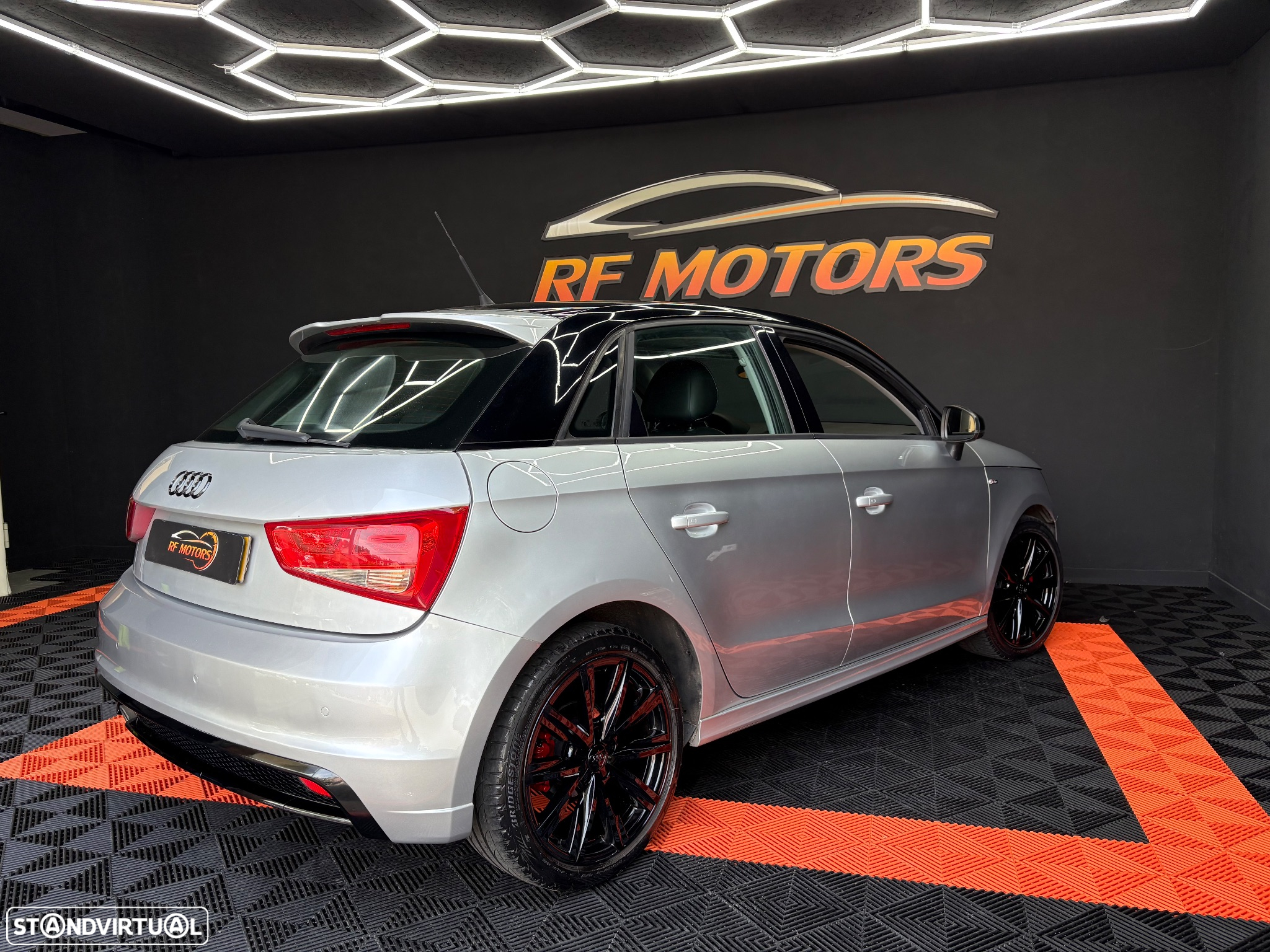 Audi A1 Sportback 1.6 TDI S-line - 29
