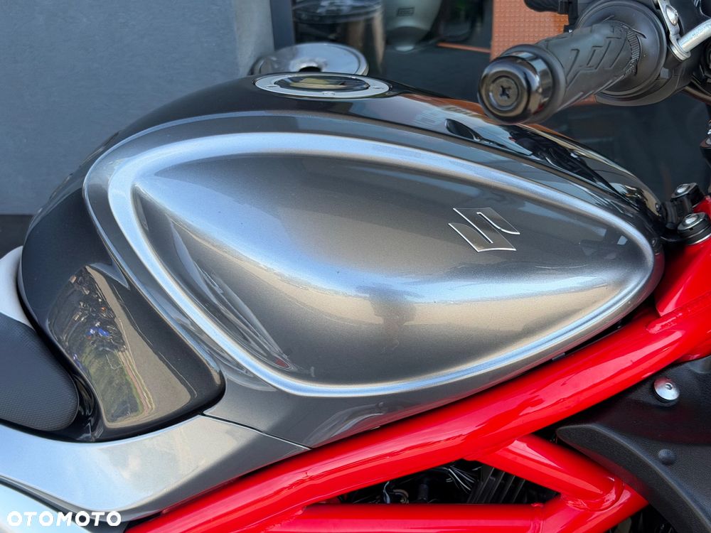 Suzuki Gladius - 19