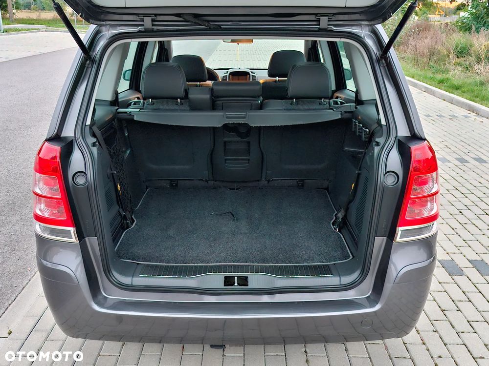 Opel Zafira 1.8 Cosmo - 18