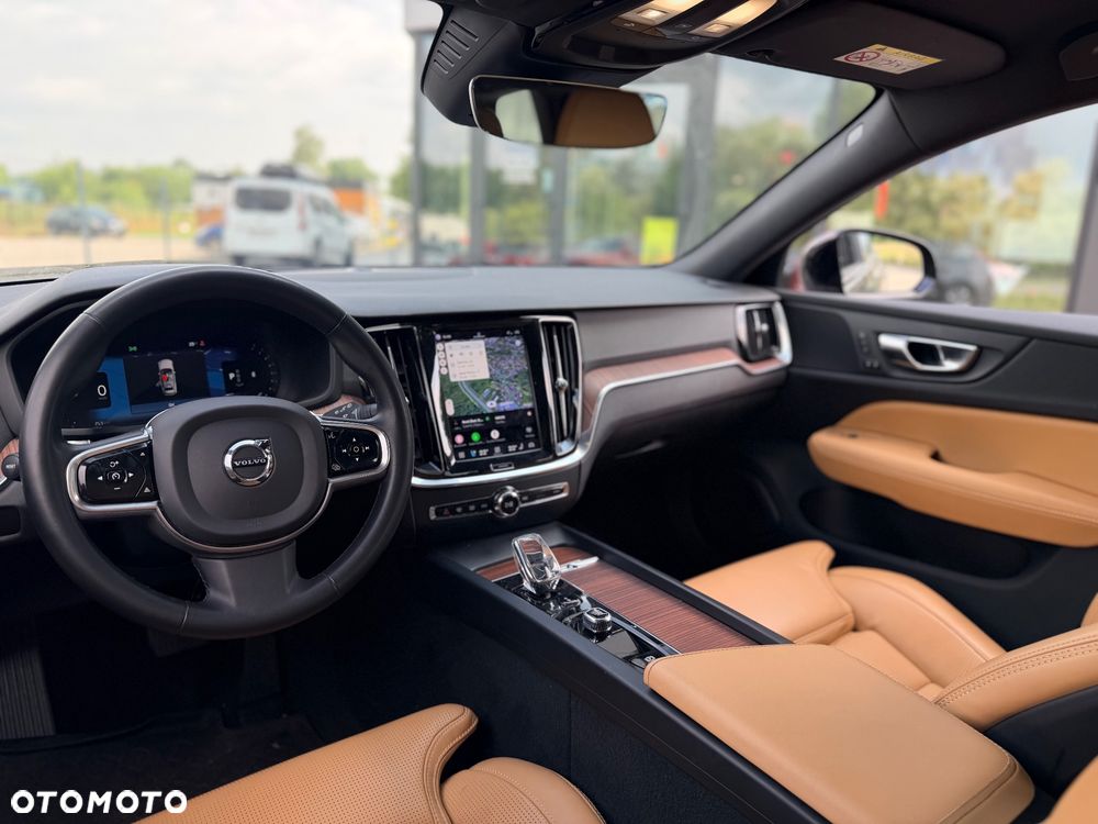Volvo V60 B3 B Plus Dark - 24