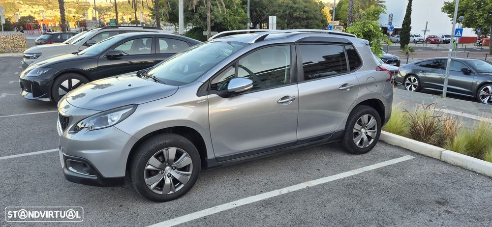 Peugeot 2008 1.2 PureTech Allure - 5