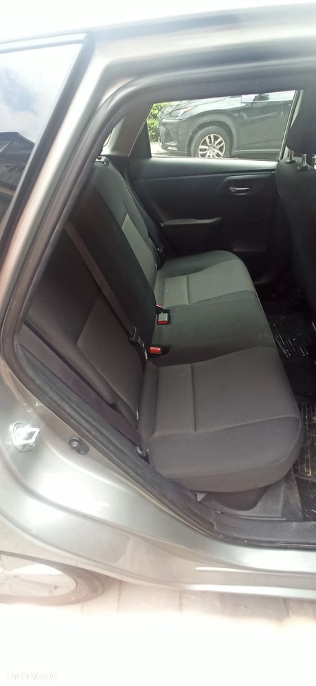 Toyota Auris Hybrid 135 Active - 12