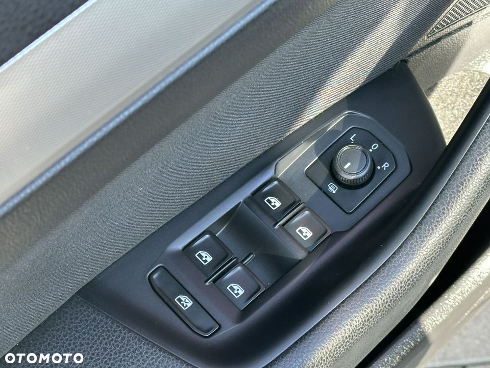 Volkswagen Passat Variant 2.0 TDI SCR Comfortline - 29