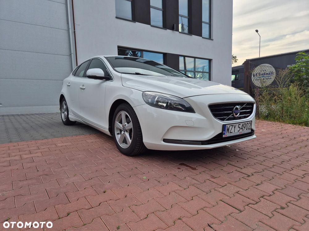 Volvo V40 D2 Momentum - 1