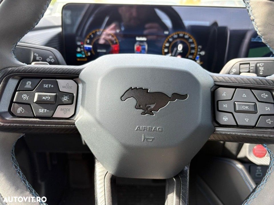 Ford Mustang - 9