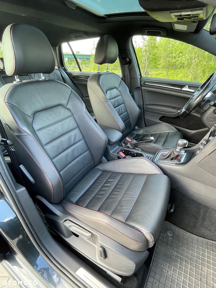 Volkswagen Golf - 14