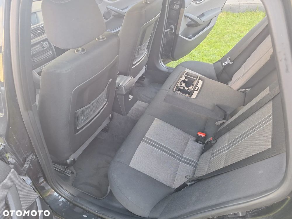 BMW X1 sDrive20i Sport Line - 24