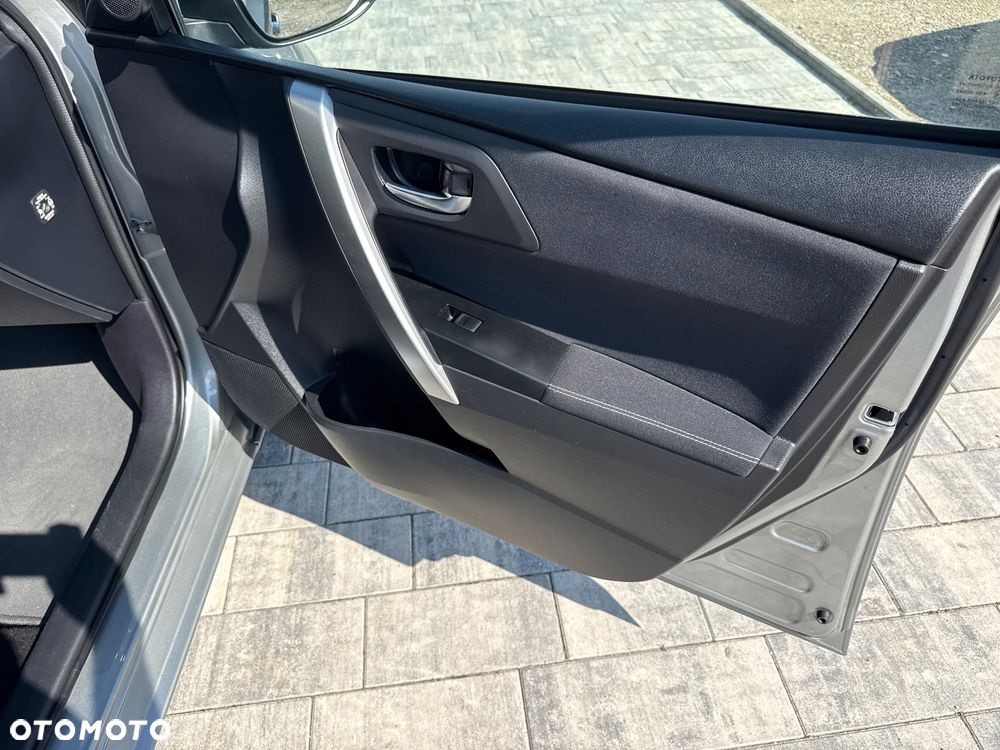 Toyota Auris Hybrid 135 Premium - 37