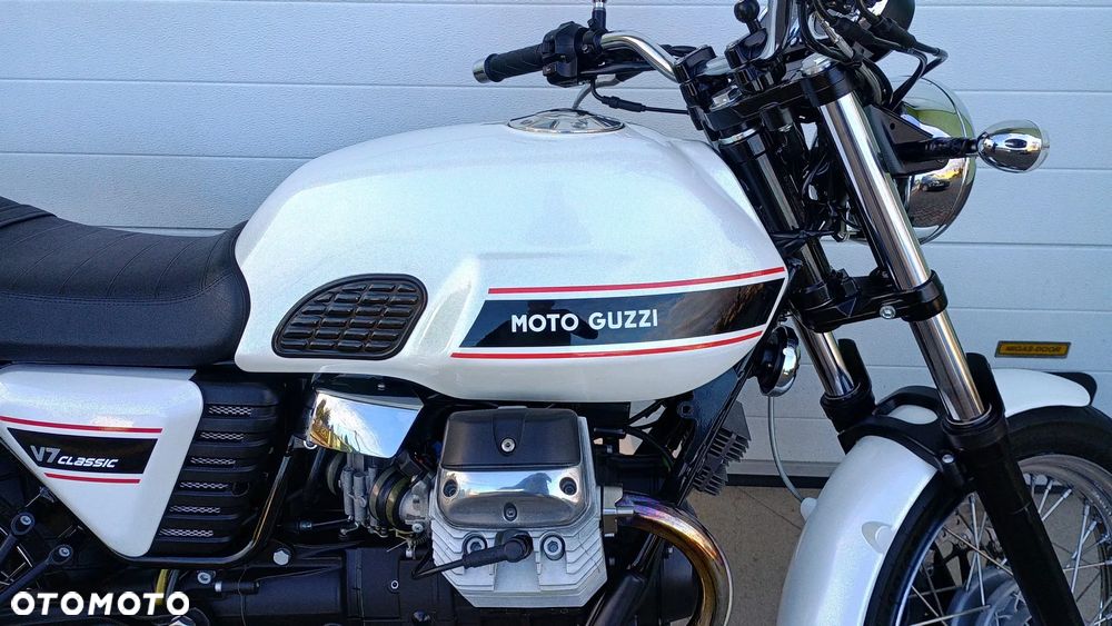 Moto Guzzi V7 - 6
