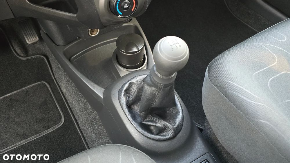 Toyota Yaris - 21