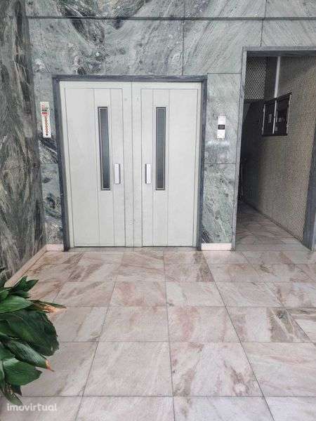 Campo de Ourique T1 prédio de Placa - Grande imagem: 2/2